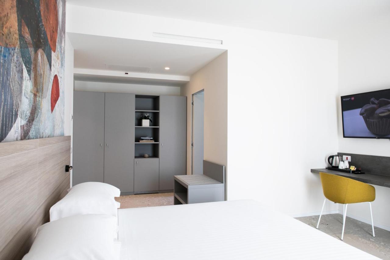 Hotel Cristallo セニガッリア エクステリア 写真