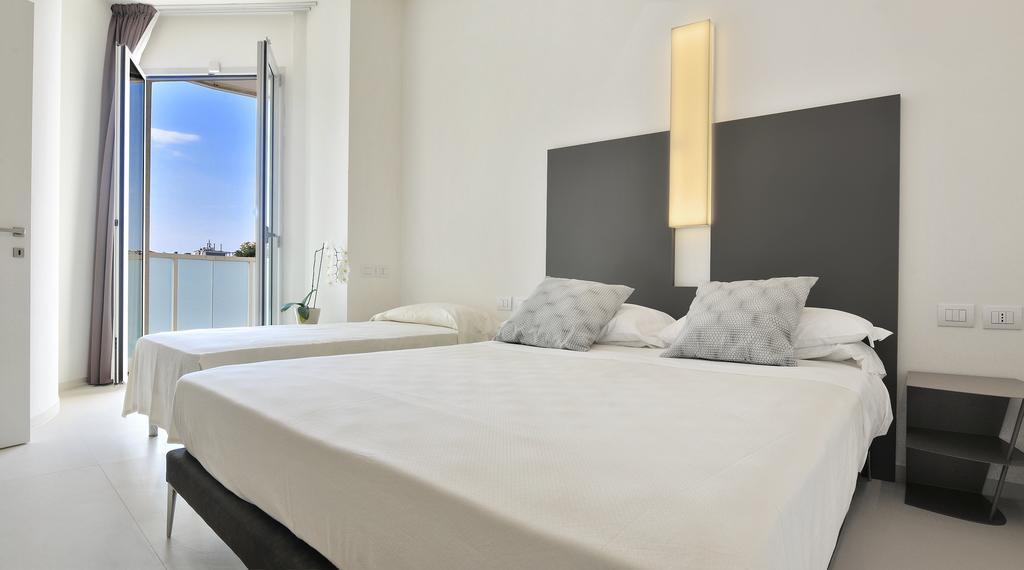 Hotel Cristallo セニガッリア 部屋 写真