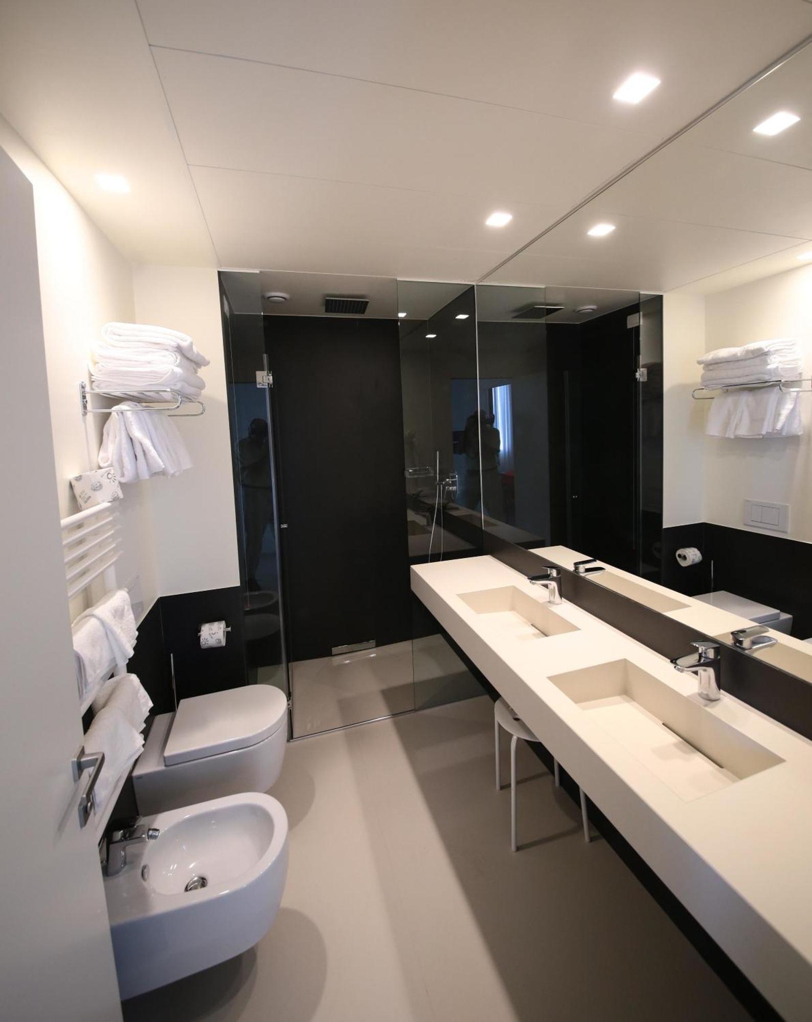 Hotel Cristallo セニガッリア 部屋 写真