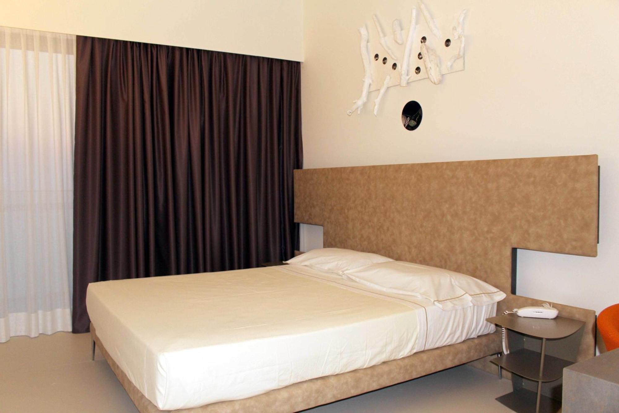 Hotel Cristallo セニガッリア 部屋 写真