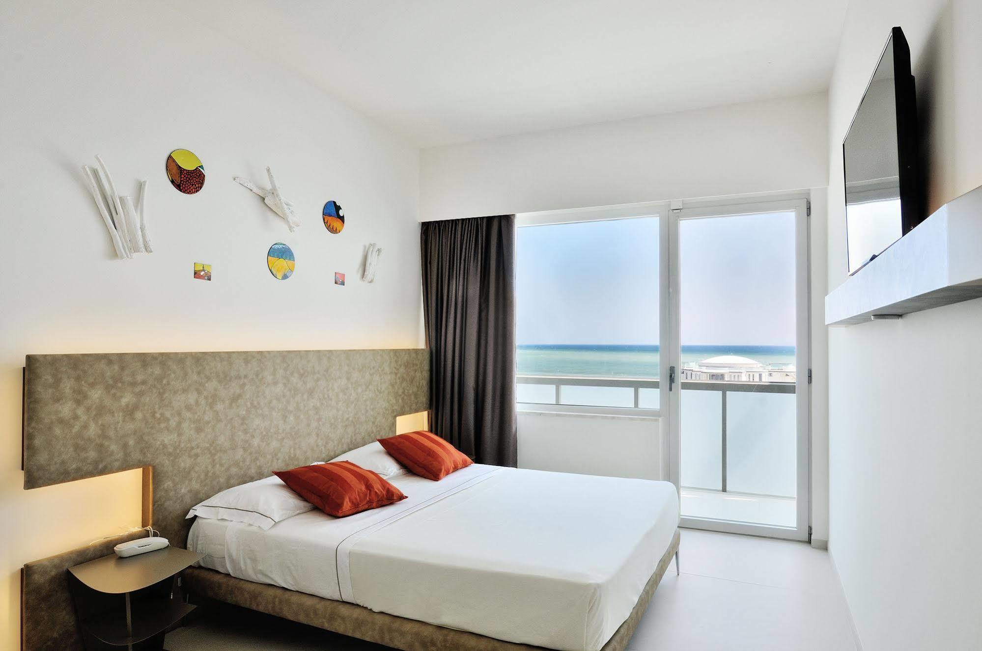Hotel Cristallo セニガッリア エクステリア 写真